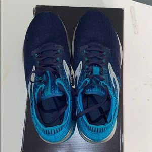 8.5 RICOCHET PERFORMANCE RUNNING SHOE - WOMEN'S